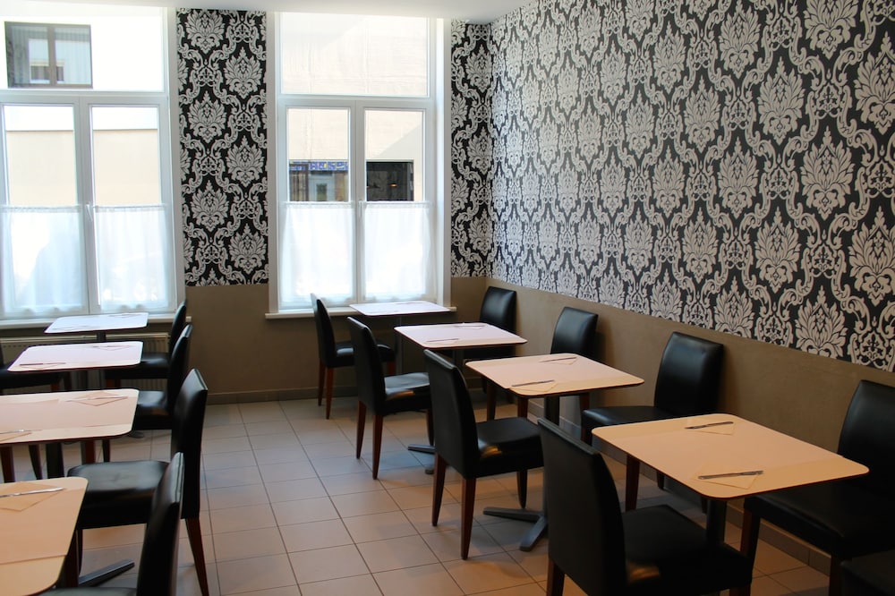 canalview hotel ter reien