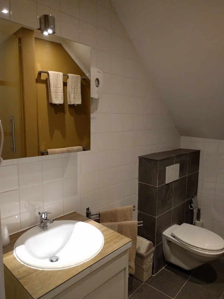 canalview hotel ter reien