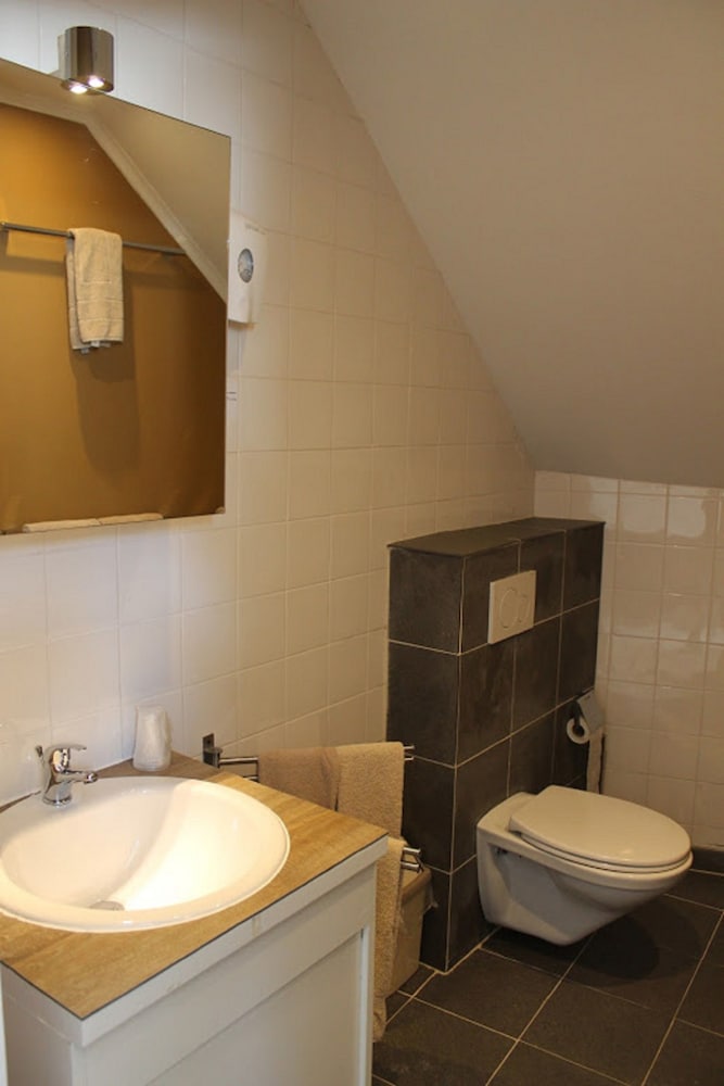 canalview hotel ter reien