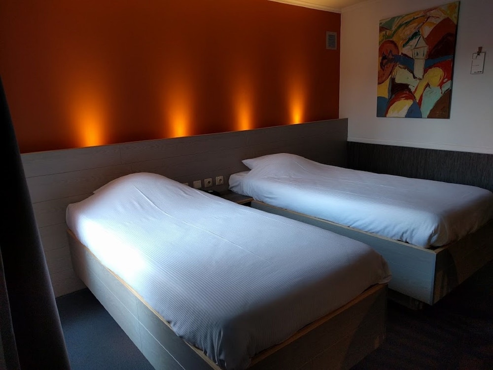 canalview hotel ter reien