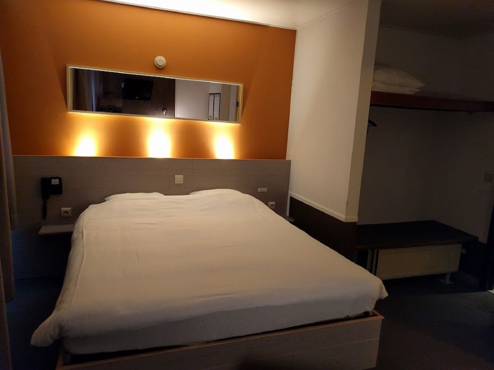 canalview hotel ter reien