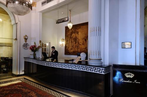 paradise inn windsor palace
