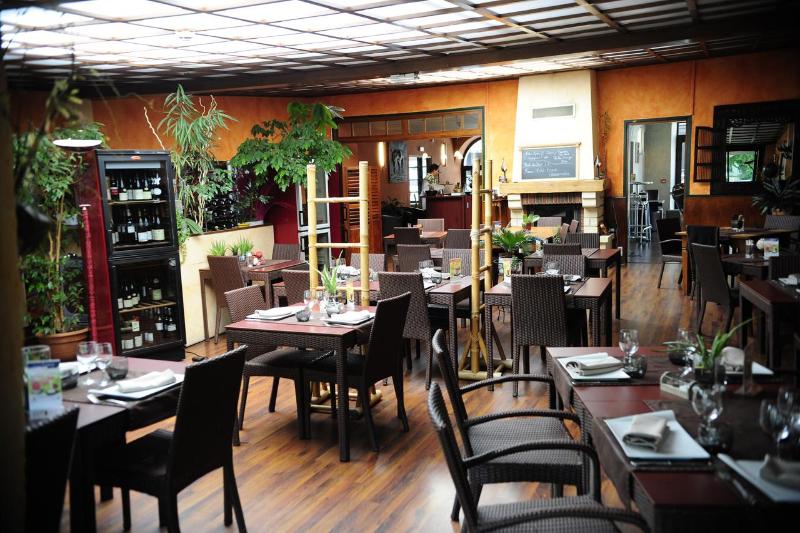 Central Hotel,Correze>>Bort-Les-Orgues,3 star