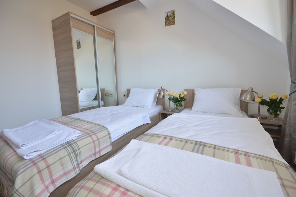 poduszka apartamenty zielony dom