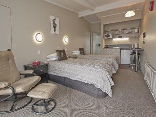 sport of kings motel