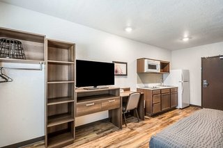 woodspring suites bradenton