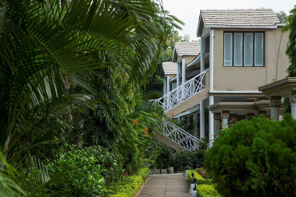 tigers den resort bandhavgarh