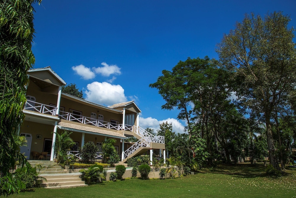tigers den resort bandhavgarh