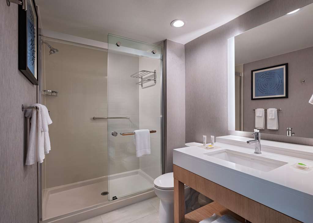 hyatt place austin lake travis four points