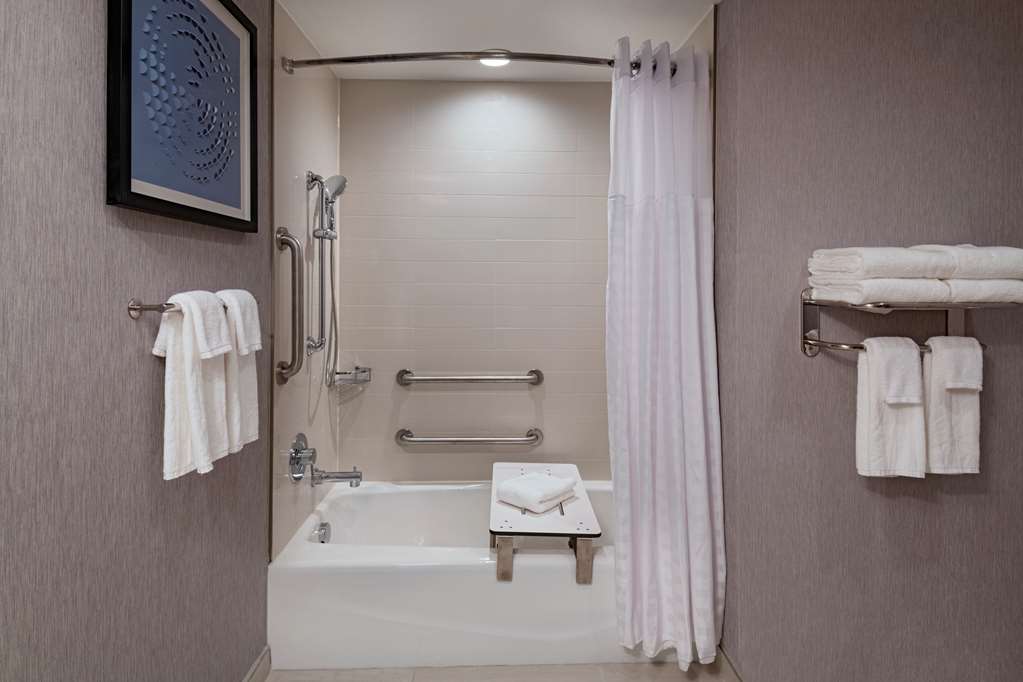 hyatt place austin lake travis four points