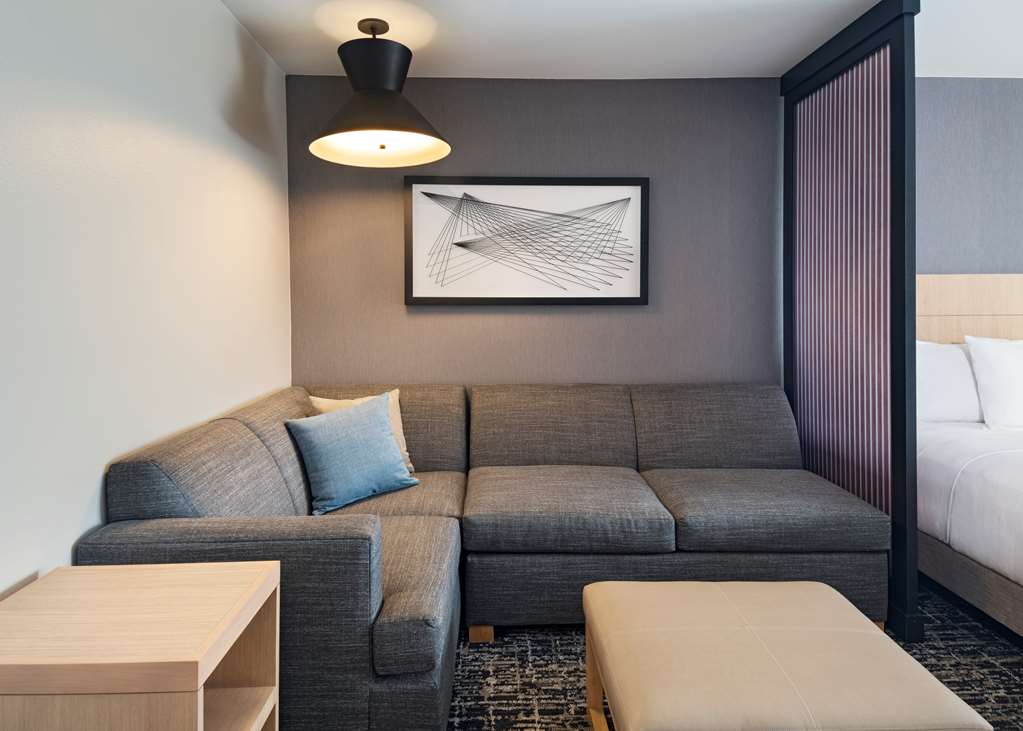 hyatt place austin lake travis four points