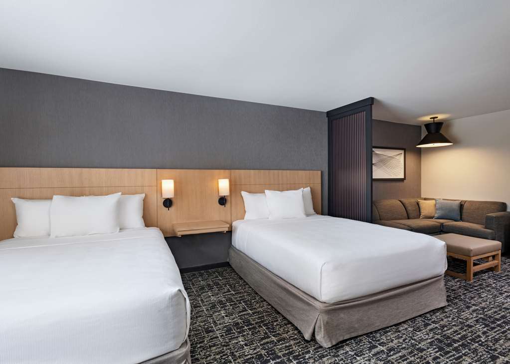 hyatt place austin lake travis four points