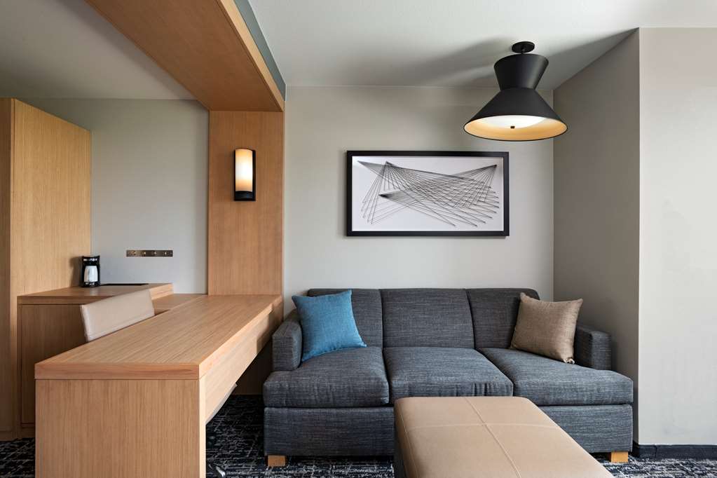 hyatt place austin lake travis four points