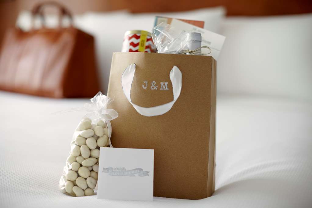 hyatt place austin lake travis four points