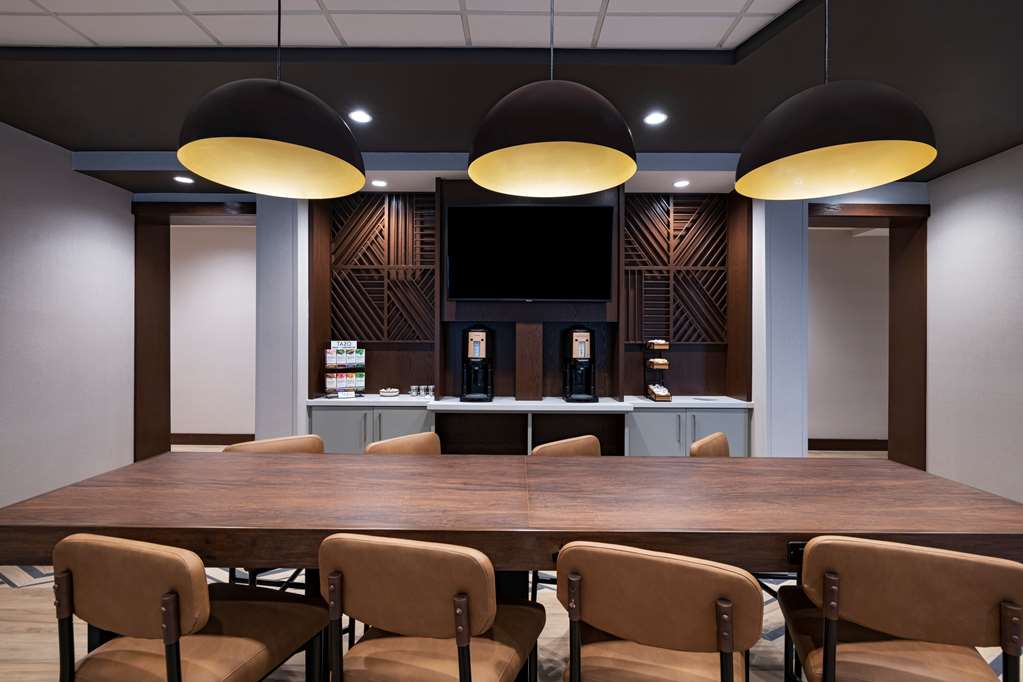 hyatt place austin lake travis four points