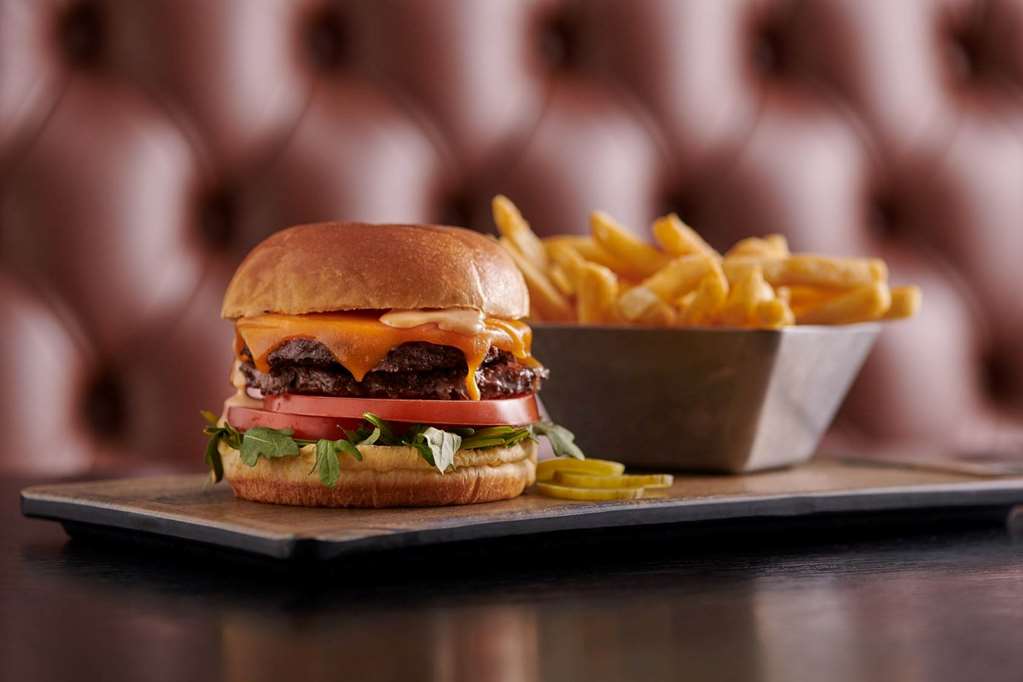 hyatt place austin lake travis four points