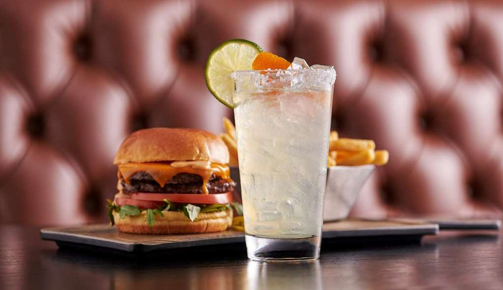 hyatt place austin lake travis four points