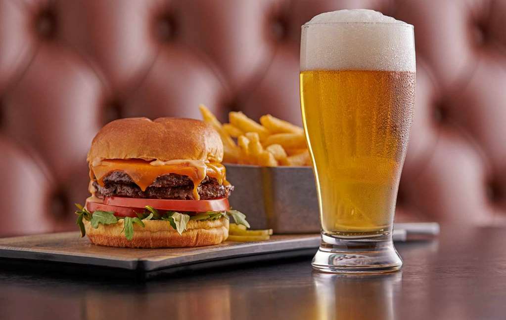 hyatt place austin lake travis four points