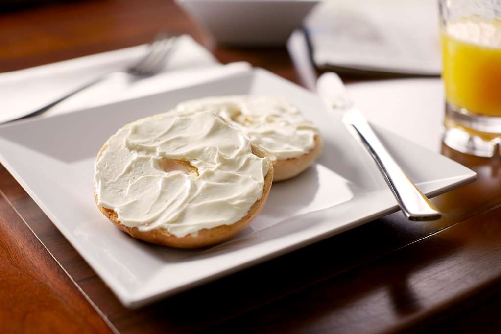 hyatt place austin lake travis four points