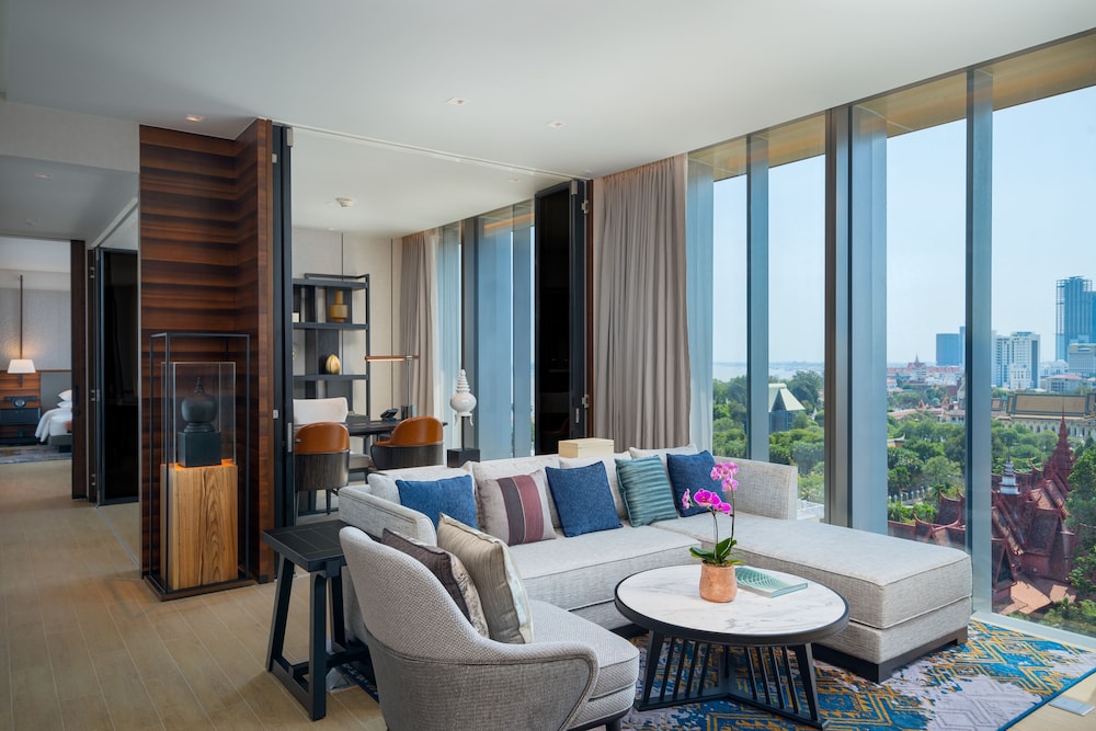 hyatt regency phnom penh