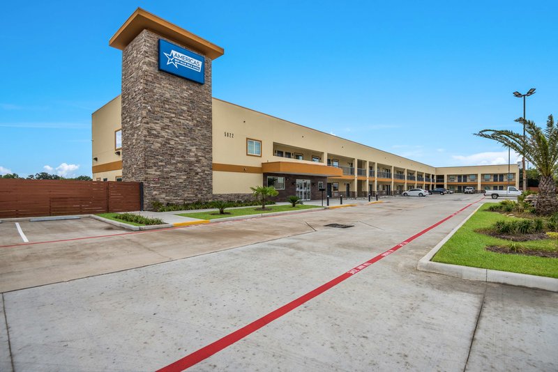 americas best value inn and suites houston at hwy 6