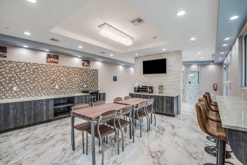 americas best value inn and suites houston at hwy 6