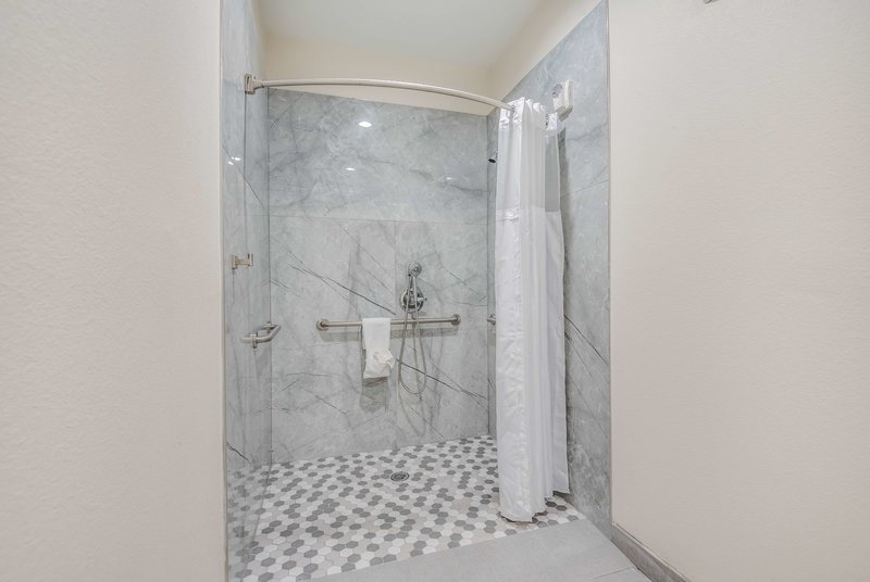 americas best value inn and suites houston at hwy 6