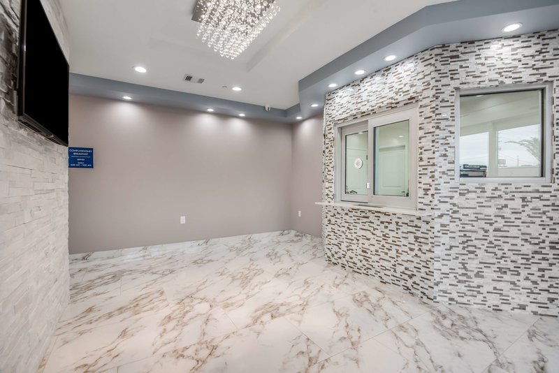 americas best value inn and suites houston at hwy 6