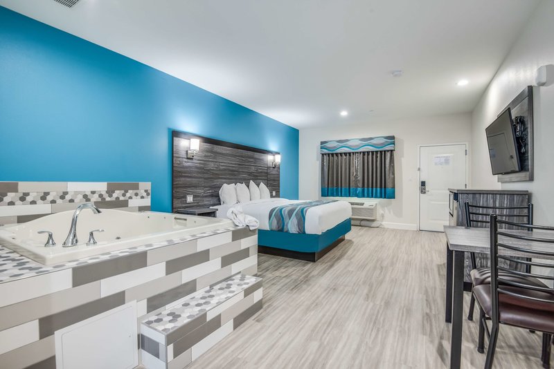 americas best value inn and suites houston at hwy 6