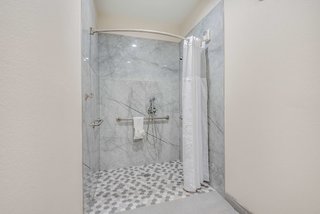 americas best value inn and suites houston at hwy 6