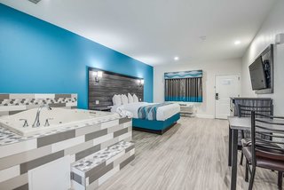 americas best value inn and suites houston at hwy 6