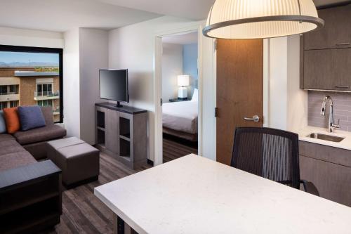 hyatt house north scottsdale
