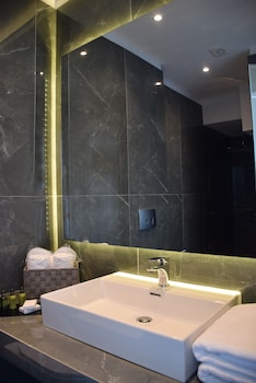 24k athena suites