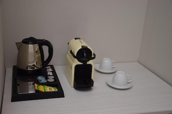 24k athena suites