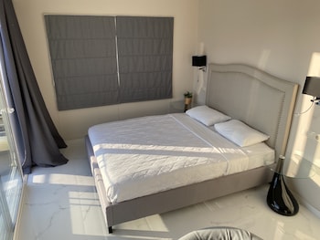 24k athena suites
