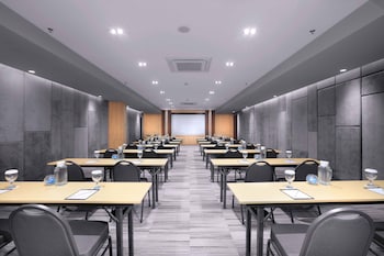 hotel neo puri indah jakarta