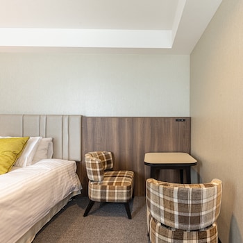 meitetsu inn shinosaka station east gate