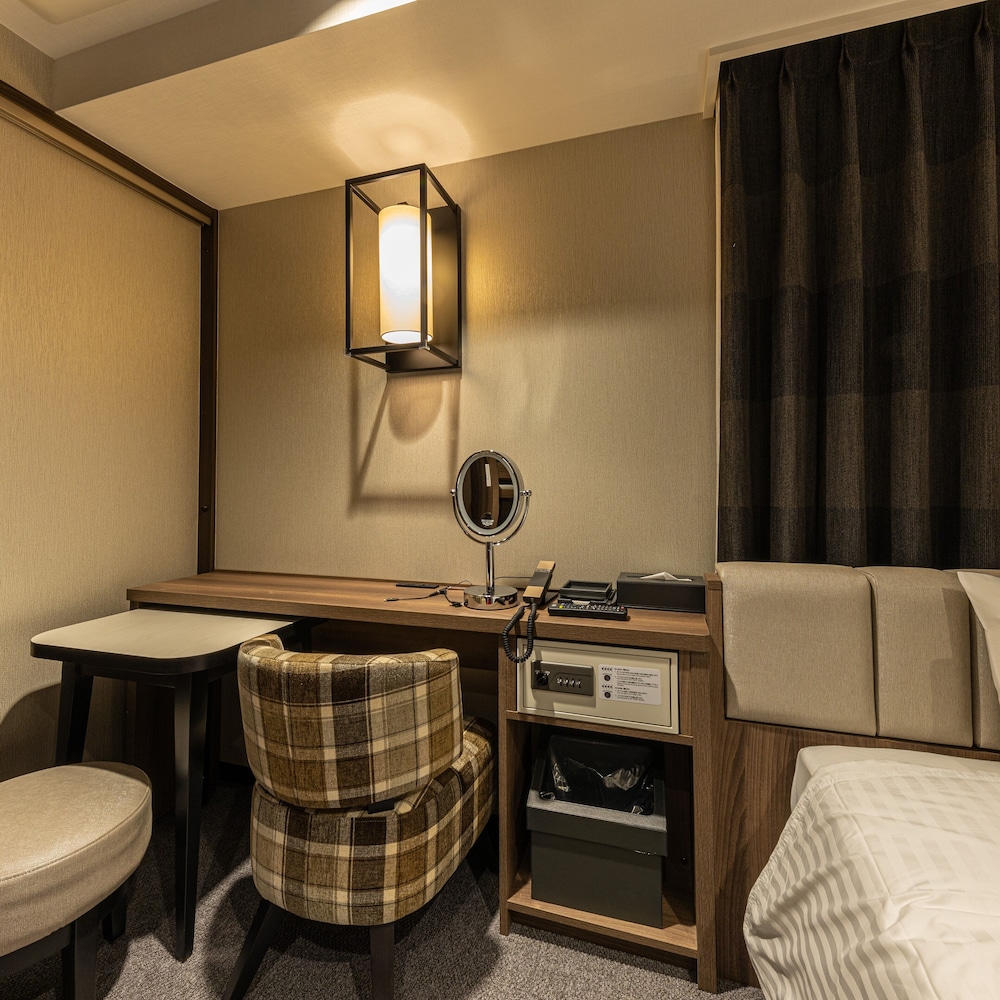 meitetsu inn shinosaka station east gate