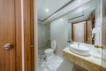 happy life green hotel
