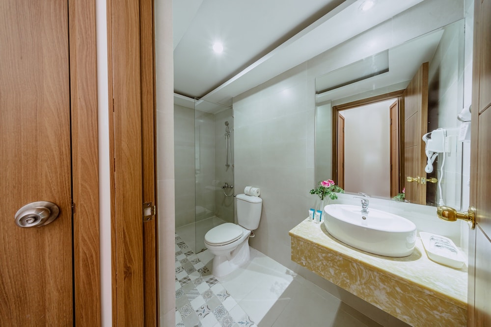 happy life green hotel