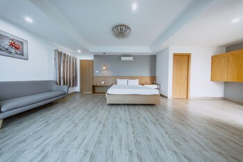 happy life green hotel