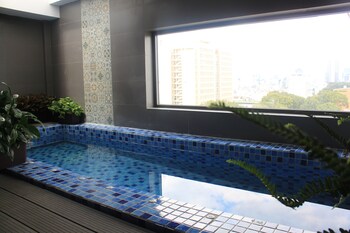 happy life green hotel