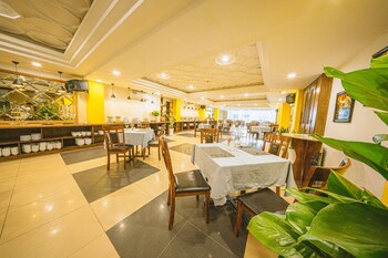 happy life green hotel