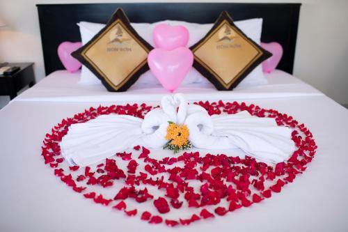 hon rom central beach resort