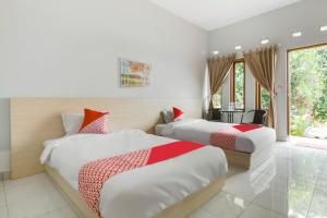 urbanview hotel dpineapple villa ciater