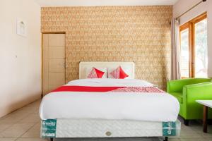 urbanview hotel dpineapple villa ciater