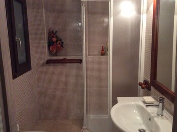 Il Girasole,Cretone>>Bagni Di Tivoli,3 star