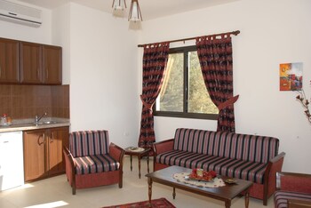 iris flower hotel