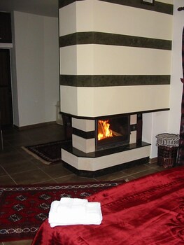 Iris Flower Hotel,Jezzine>>Beirut,3 star