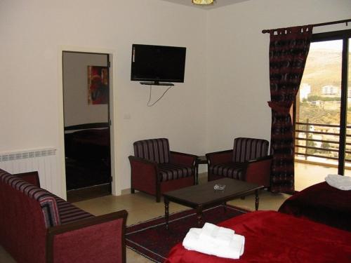 iris flower hotel